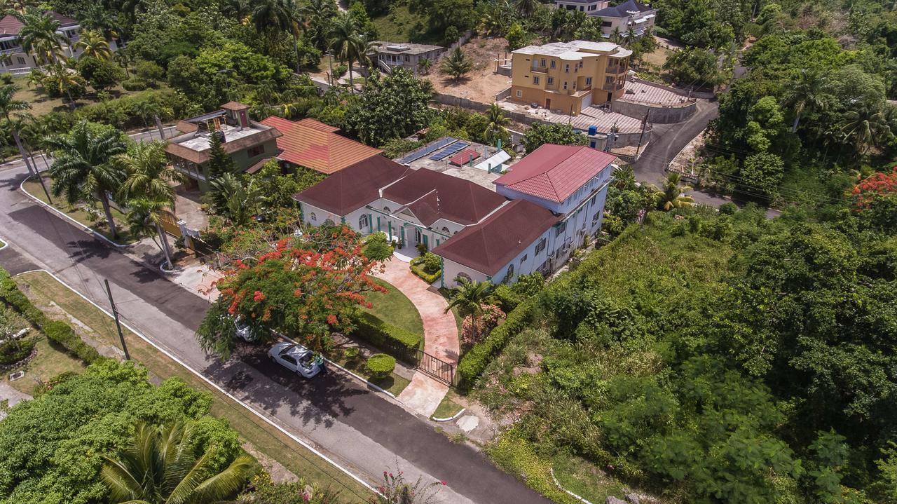 Diamond Villa Guest House Montego Bay Dış mekan fotoğraf